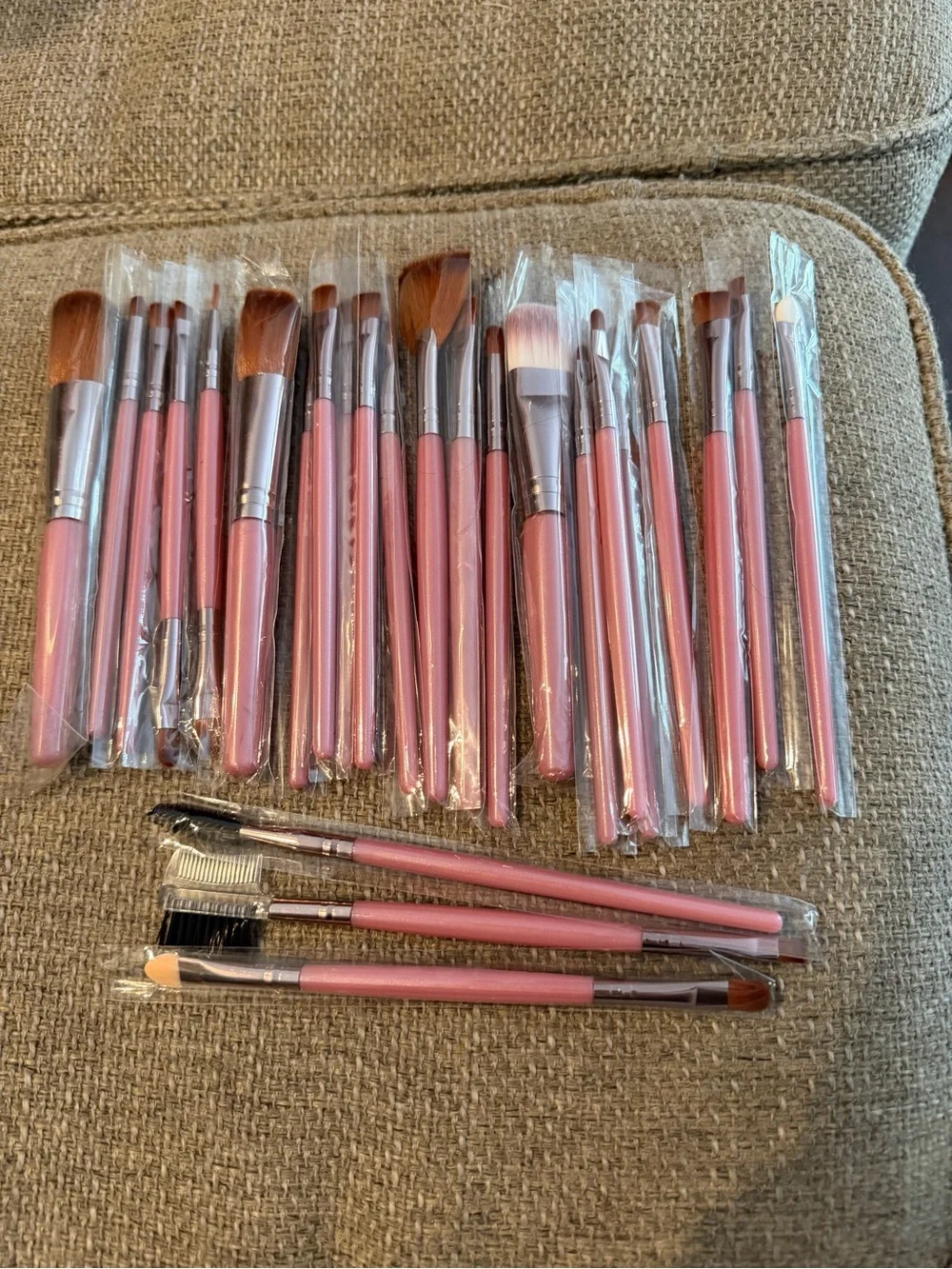 ⭐️ New - 25 Piece Makeup Brush Set Professional Pink Cosmetic Brushes